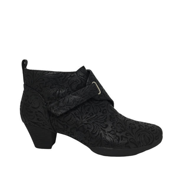 Hinako Cooma Black Embossed Boot